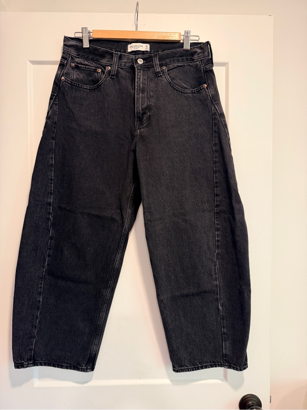 Abercrombie & Fitch Curve Love Barrel Crop Jeans